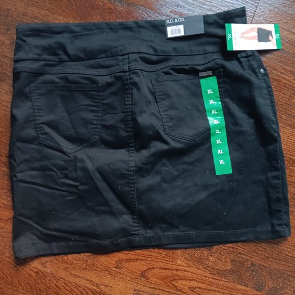 S.C & Co Black Mini Skirt Size W XL - Picture 3 of 4